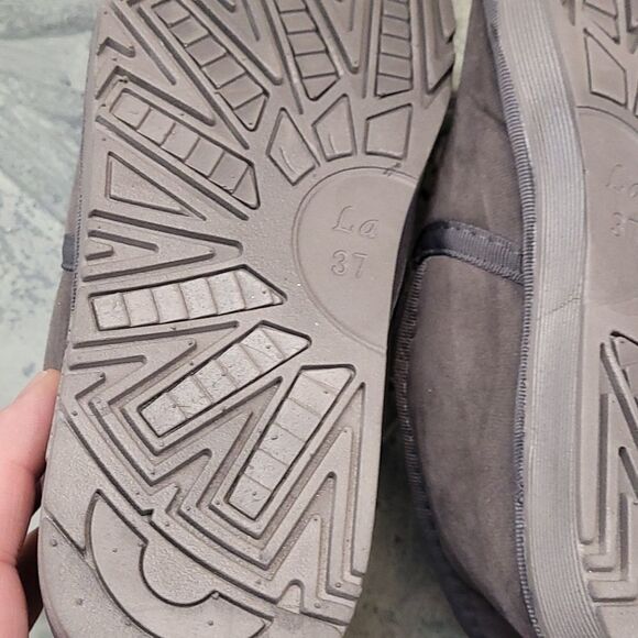 𝅺slip On Slippers New - Picture 4 of 5